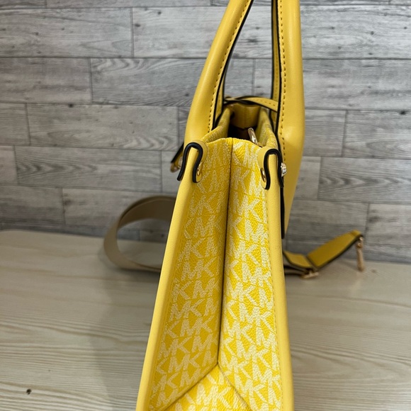 Michael Kors Golden Yellow Small Mirella - Picture 4 of 7